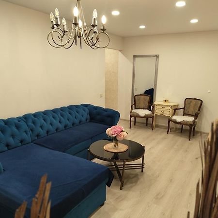 A. G. Central Apartaments Šiauliai Esterno foto
